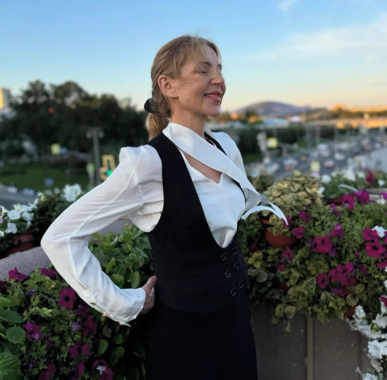 Milano Linen Vest — Evening Muse